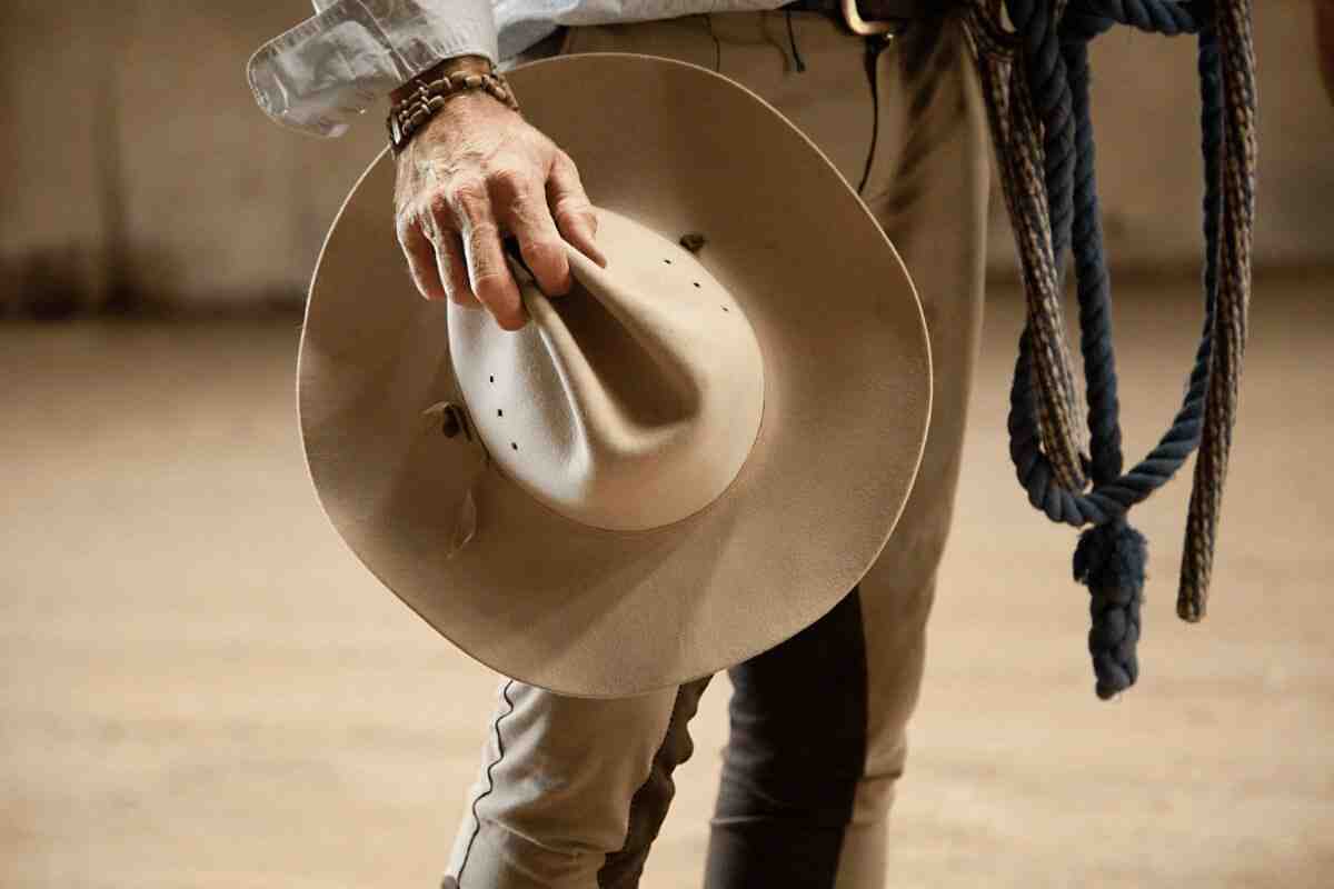 What is cowboy hat etiquette?