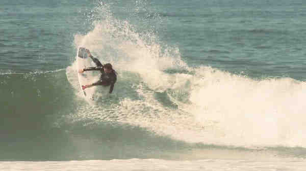 How do pro surfers get paid?