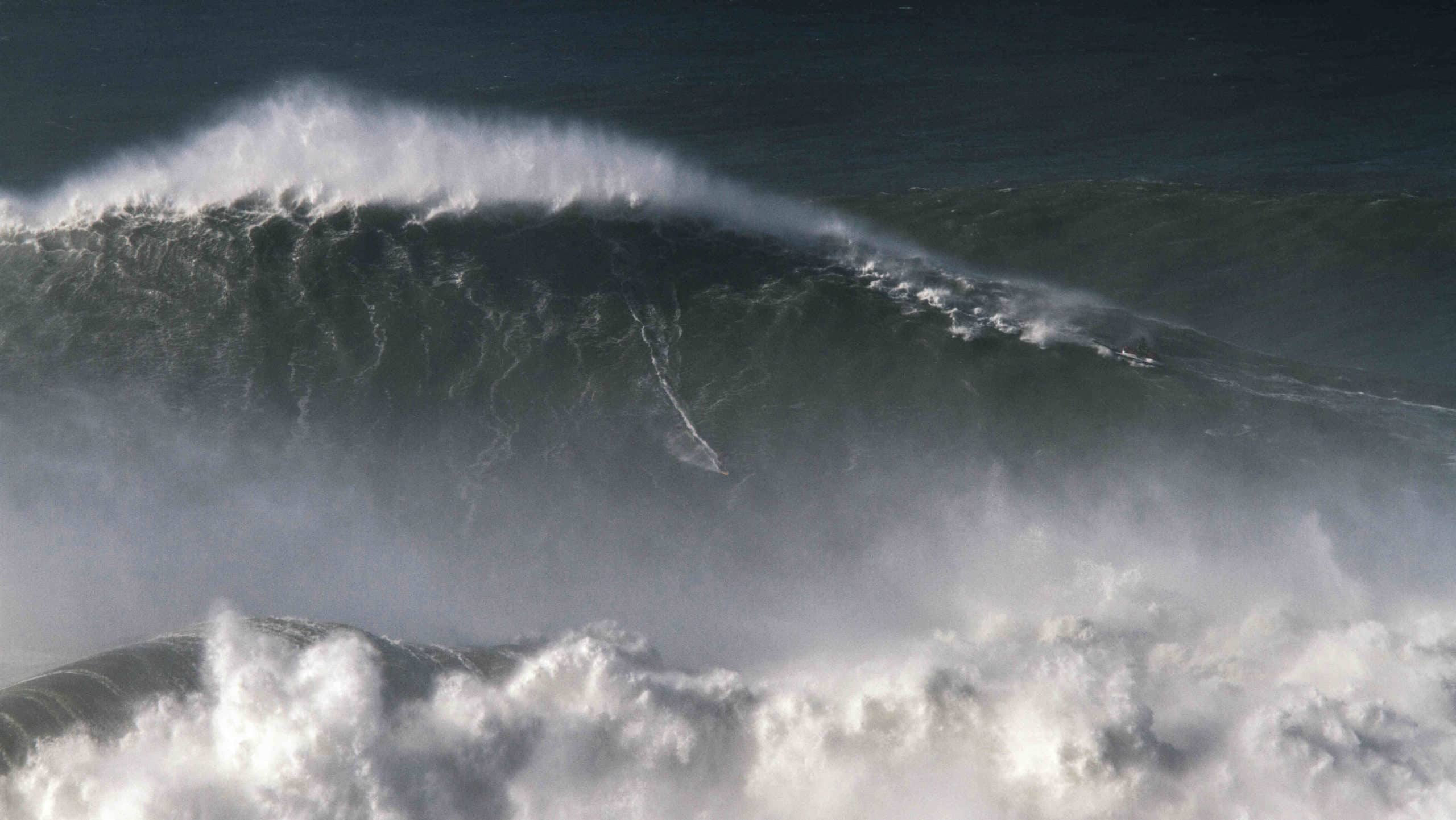 What is largest wave ever surfed?