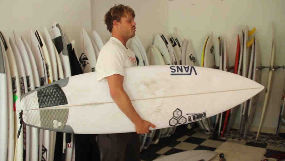 What is the biggest surfboard you can duck dive?