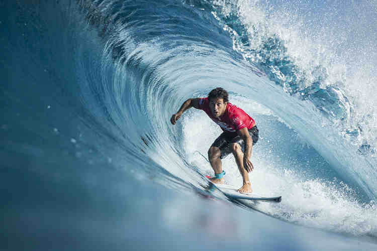 Who won the World Surf League in 2020?