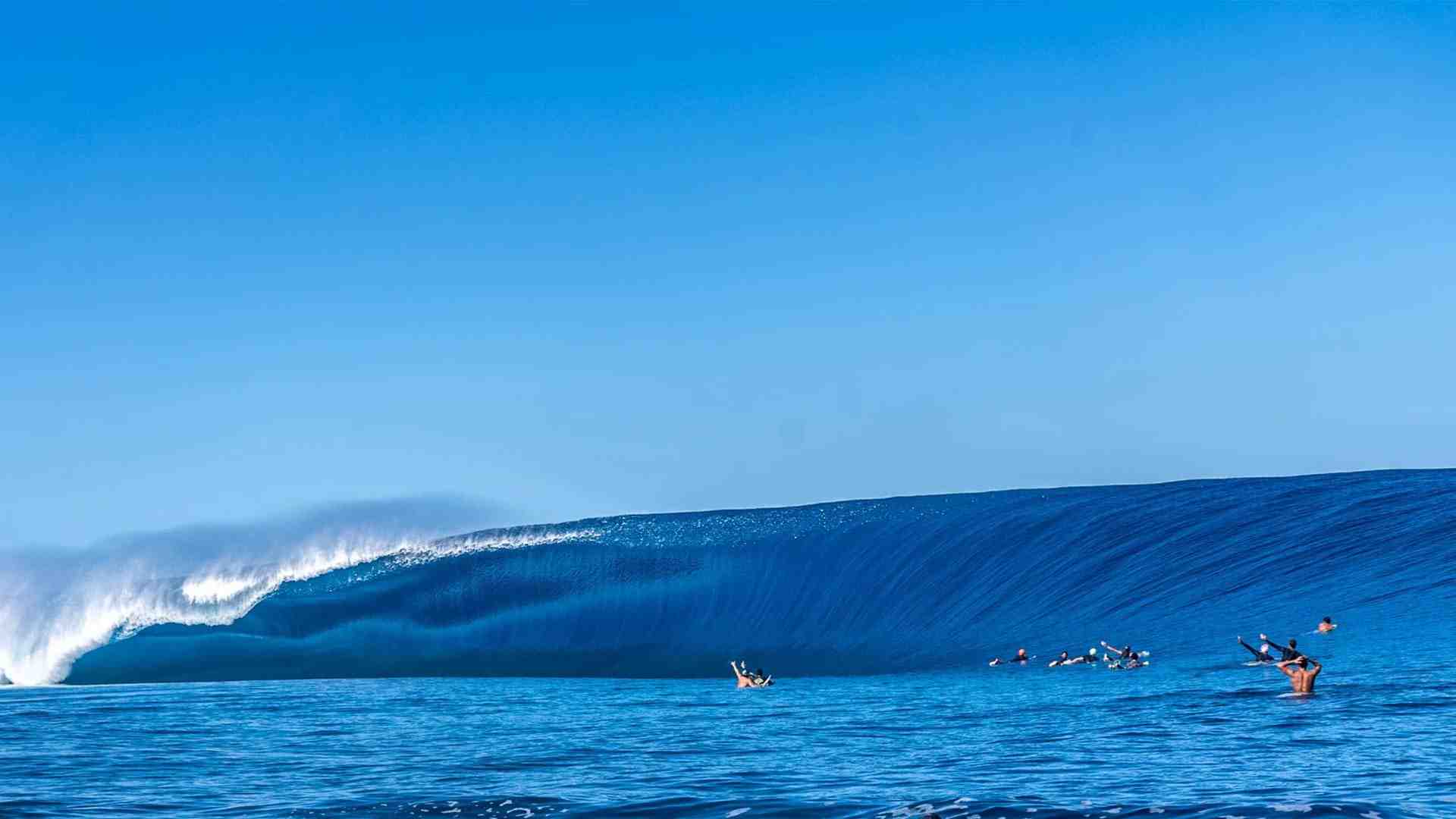 Are bigger waves easier to surf?