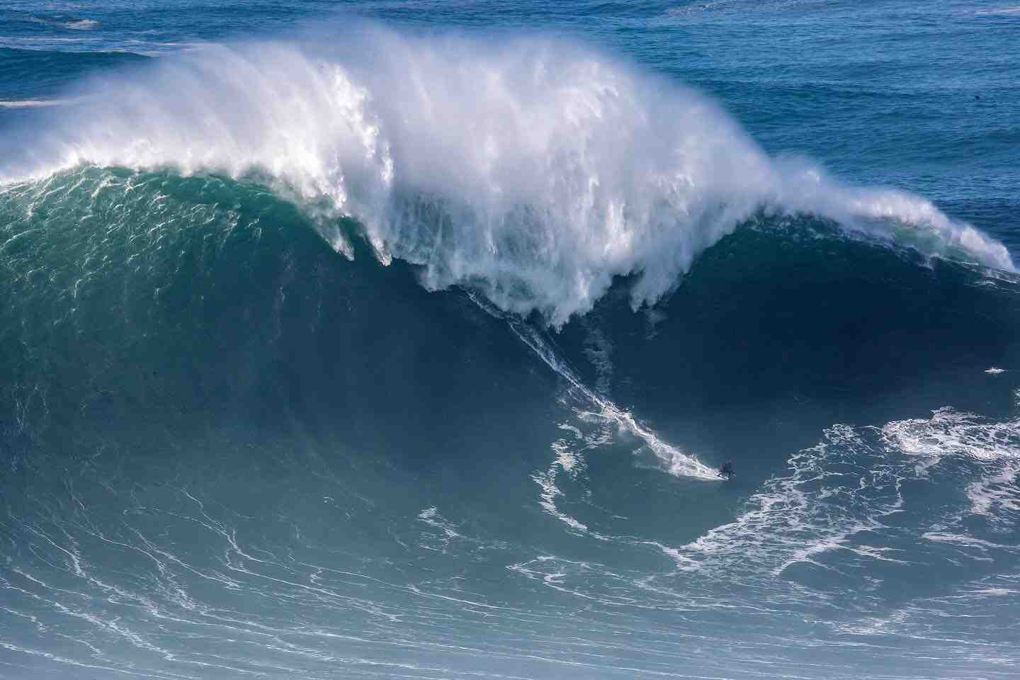 How tall do waves get in Hawaii?