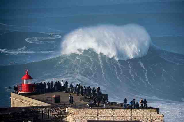 What is the largest wave ever surfed by a man?