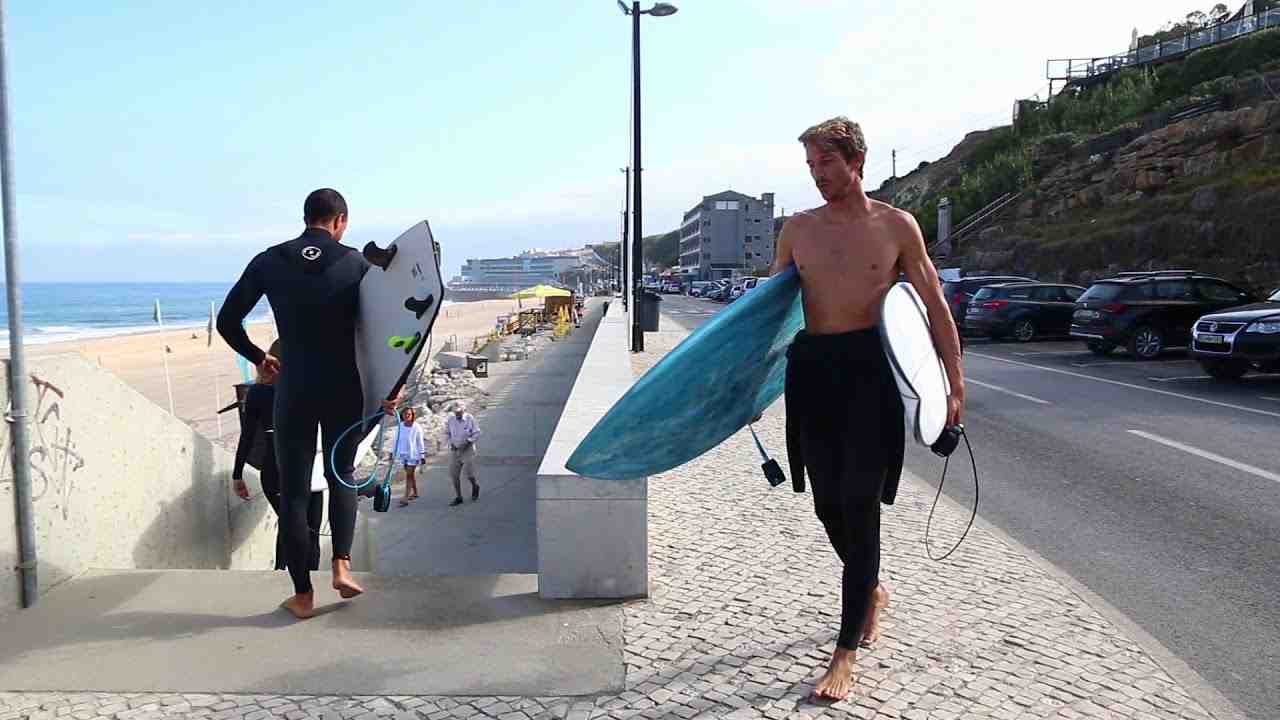 What size surfboards do pros use?