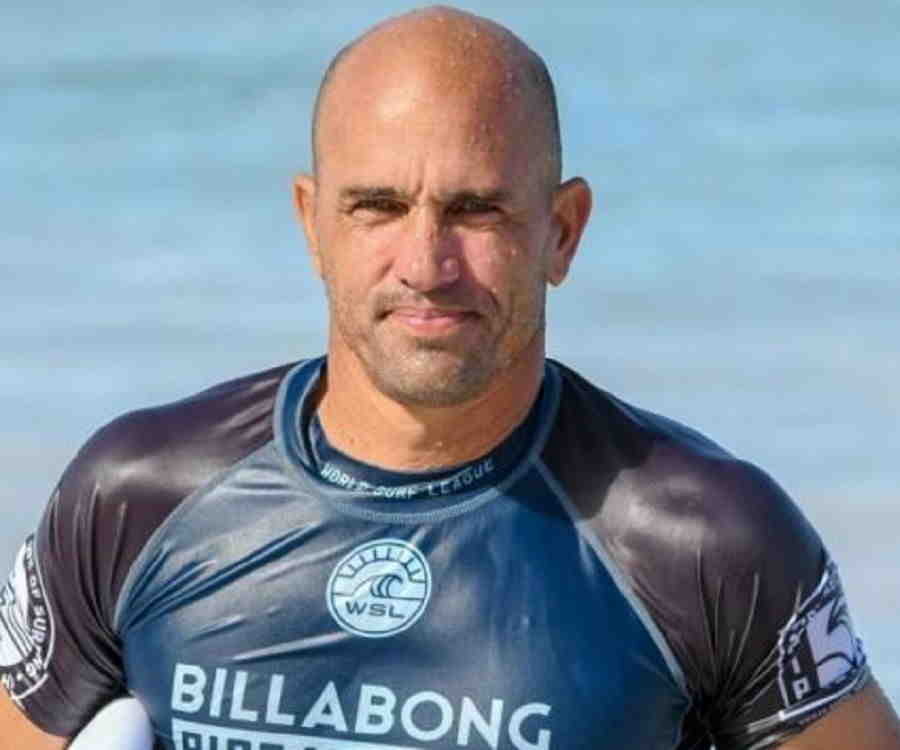 Does Kelly Slater have scoliosis?
