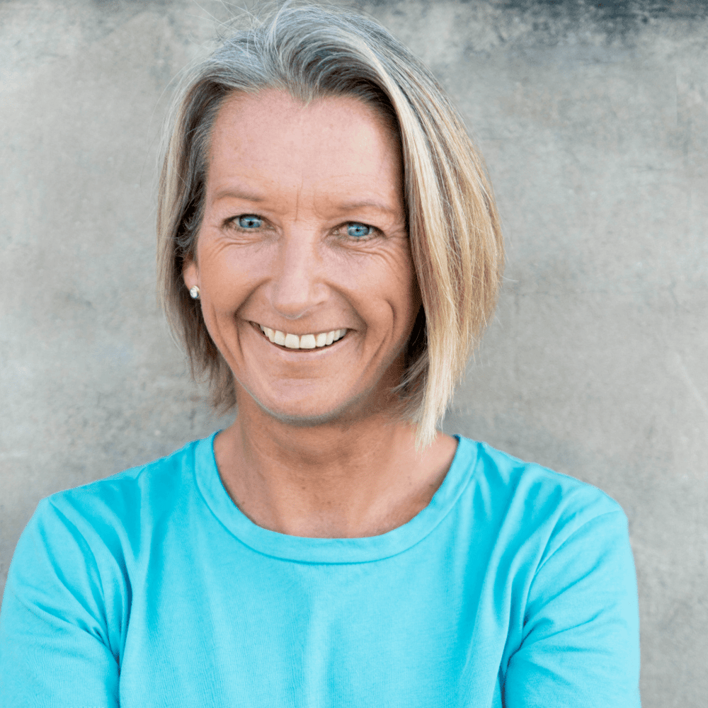 How many times has Layne Beachley crowned world champion?