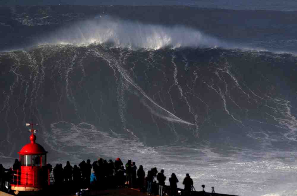 Can you swim in a tsunami?