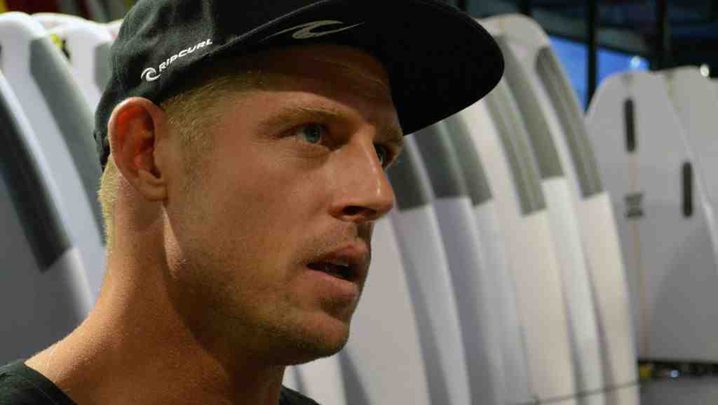 Does Mick Fanning still compete?