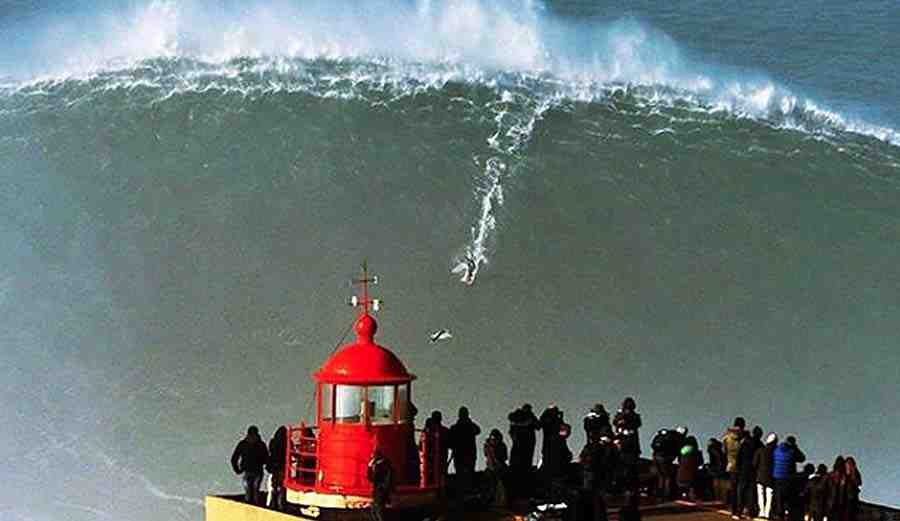 Has any surfer died at Nazaré?