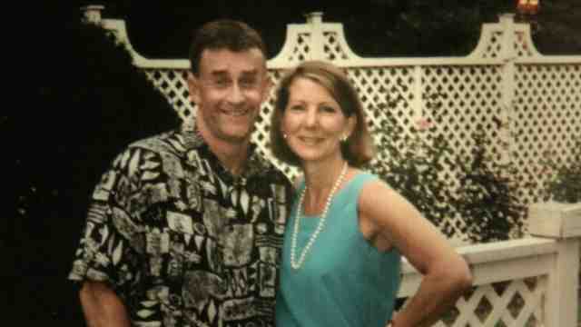 Is Michael Peterson in a relationship?
