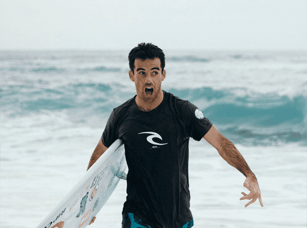Do pro surfers have agents?