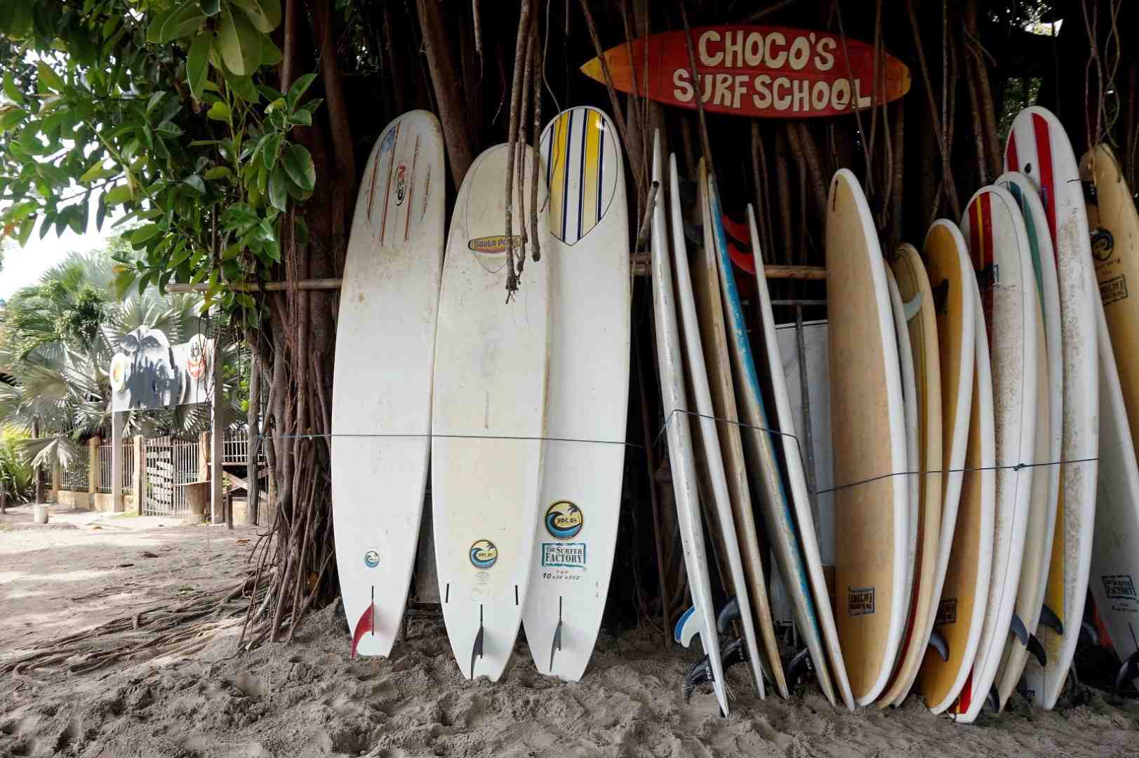 How big should a beginner surf board be?