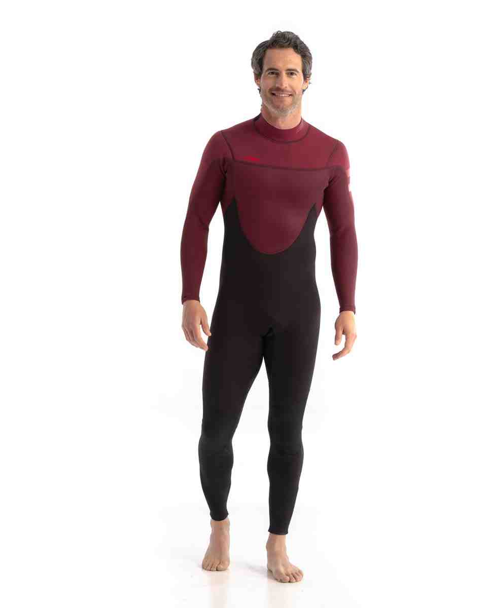 Should wetsuit be tight around neck?