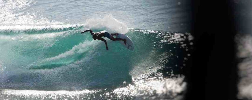 What does an intermediate surfer look like?