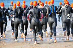 Will a wetsuit keep you warm in cold weather?